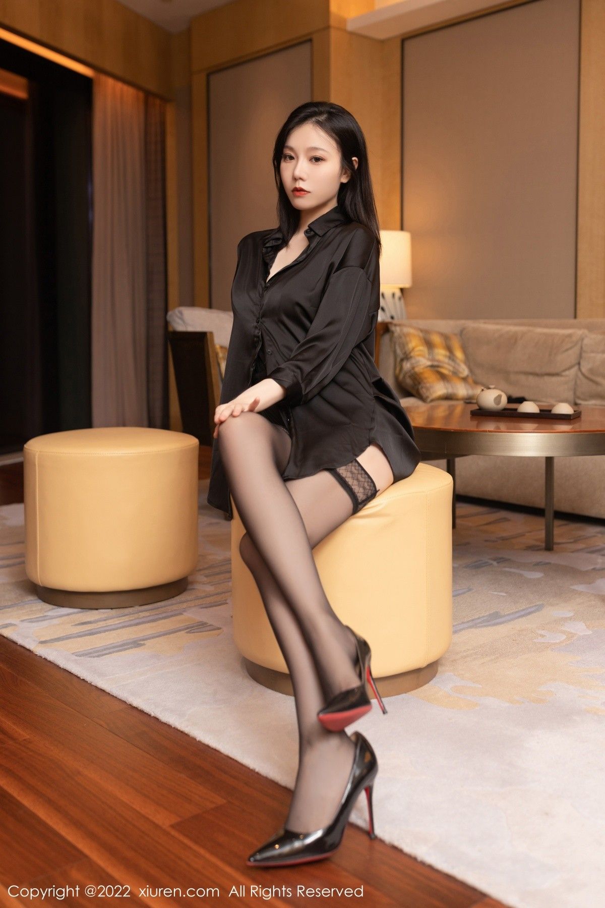 XiuRen第5613期_模特安然anran私房黑色情趣服饰配黑丝袜秀柔美身段诱惑写真86P-【⭐爱主播⭐】