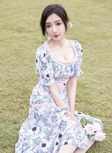 秀人网性感女神王馨瑶yanni浅色连衣长裙原色丝袜海南旅拍