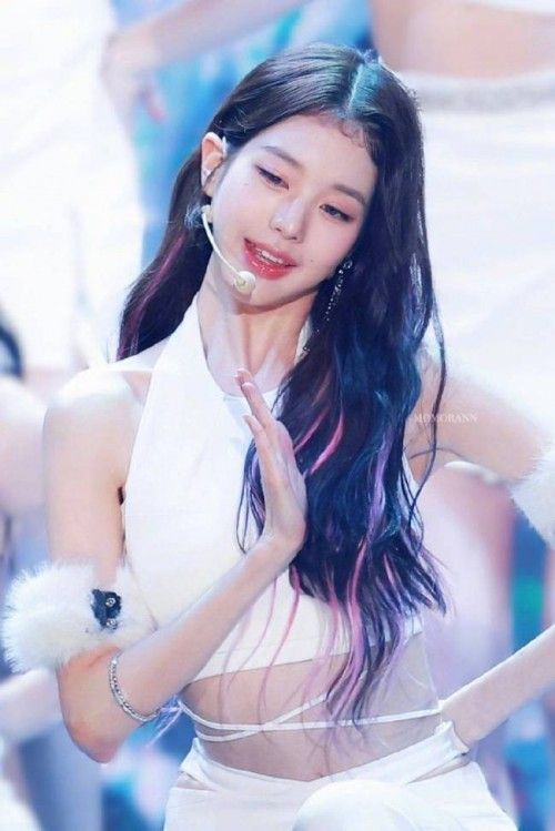 张员瑛长腿为何是她的亮点？不仅吸引人们目光？还带来更多机会和优势？