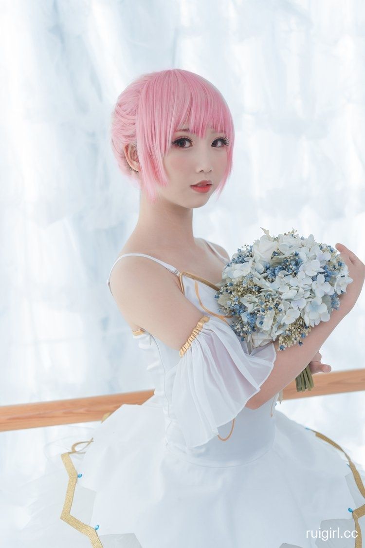 人气动漫Coser@面饼仙儿 – 小圆芭蕾 【12P】-【爱主播】