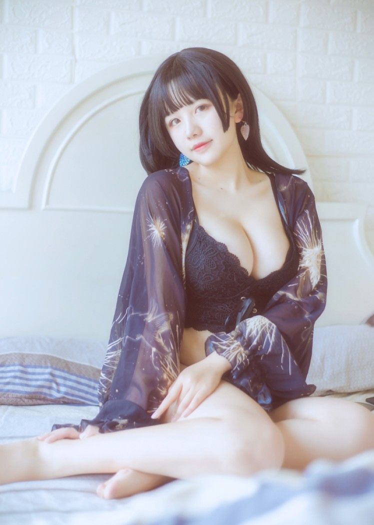 阿半今天很开心 – NO.016 黑色吊带[23P-220MB]