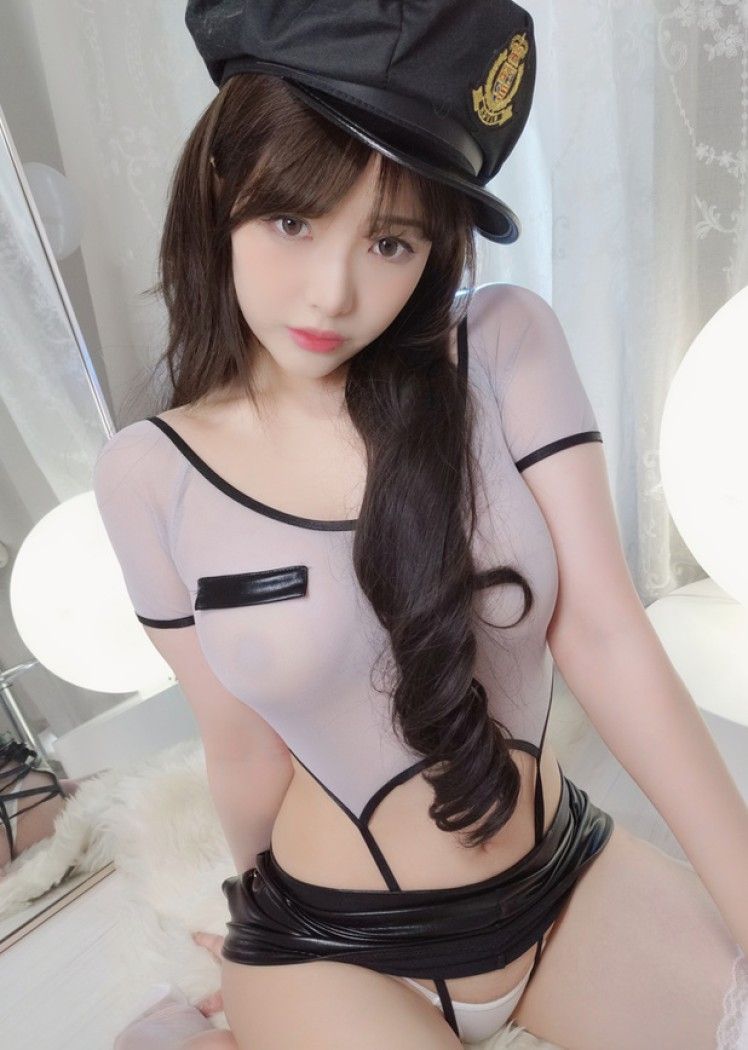 雯妹不讲道理 – NO.73 性感皮裙[38P6V-224MB]