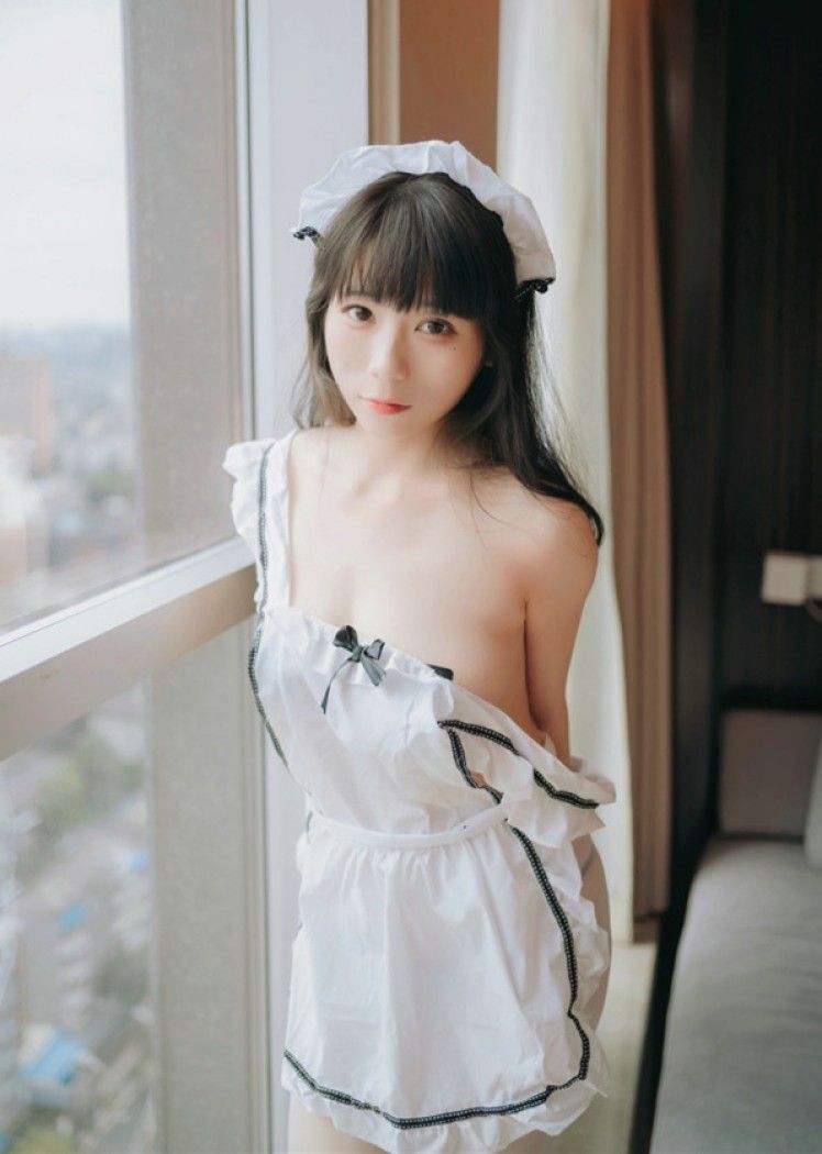 usejan蓝蓝 – NO.10 小厨娘 [46P-134MB]