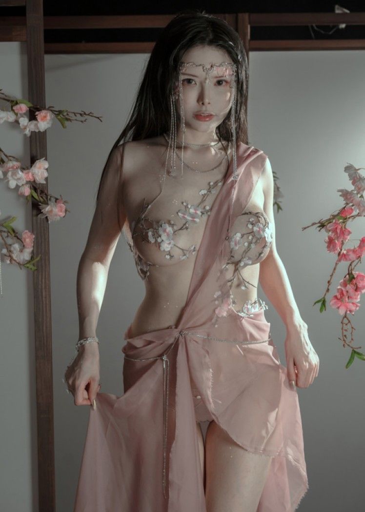 秋和柯基 – NO.63 粉 桃花神[34P1V/639MB]