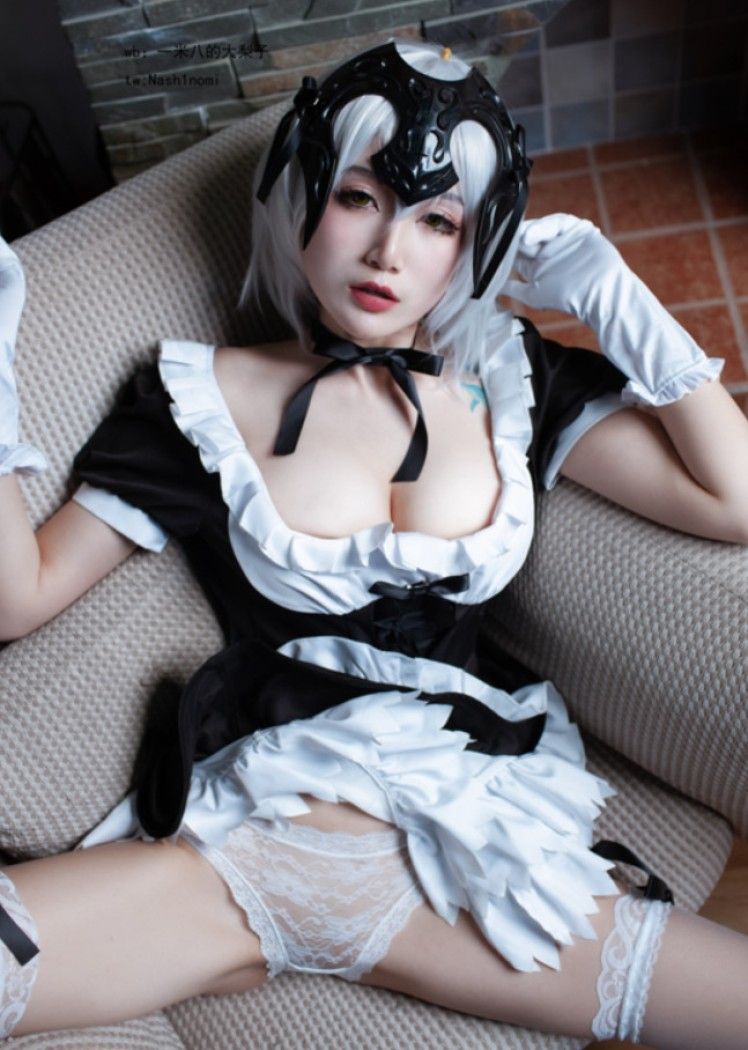 一米八的大梨子 – NO.004 手办女仆[29P/324MB]