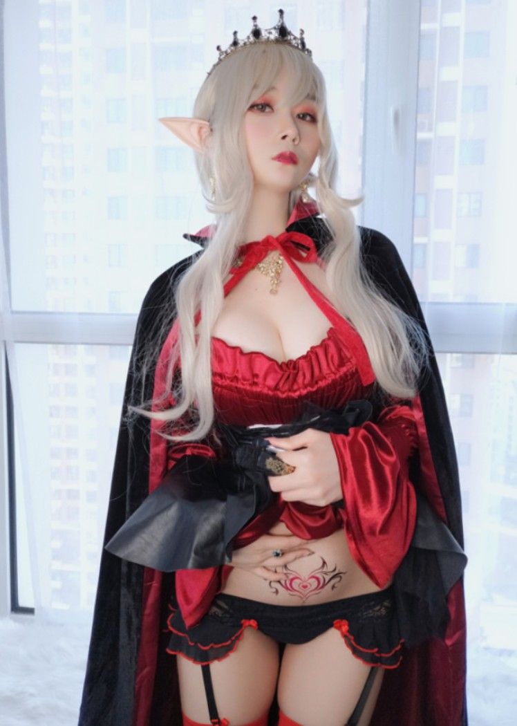 白银81 – NO.010 皇家吸血鬼[50P/8V/524MB]