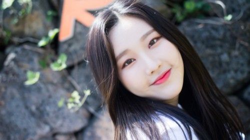 NAYUN金娜允隶属哪个女团成员？哪年为何暂停活动？原本梦想是什么？