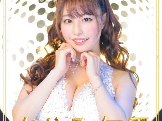 想亲眼欣赏あやみ旬果(彩美旬果)的身材？12月正是时候！