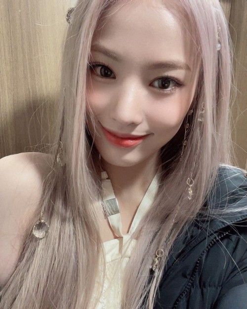 怎样评价JINI允珍全新出发？这次SOLO出道为何是令人激动的时刻？