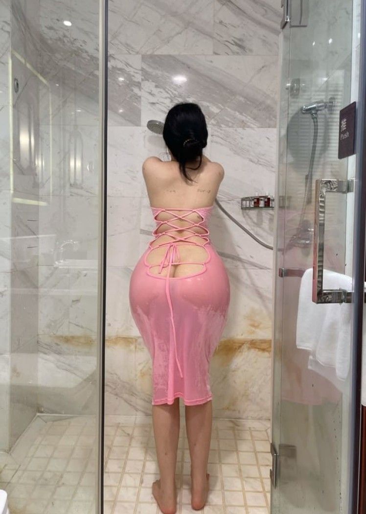 [微密圈]迷人的五姨太 – 湿身诱惑 [19P-72M]