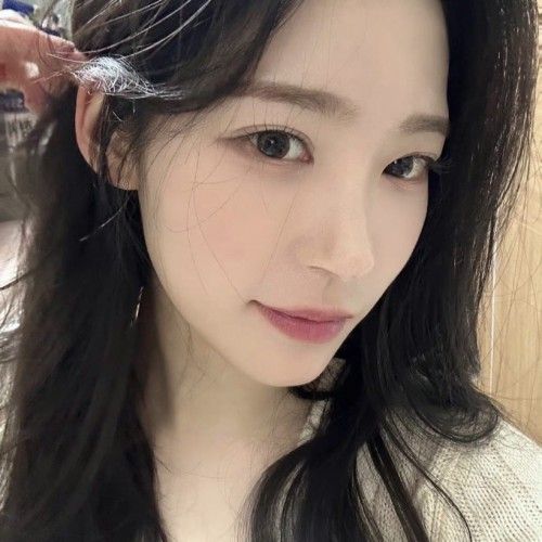 Hyungseo明馨书是哪个女子演唱组合成员？何时随组合正式出道？