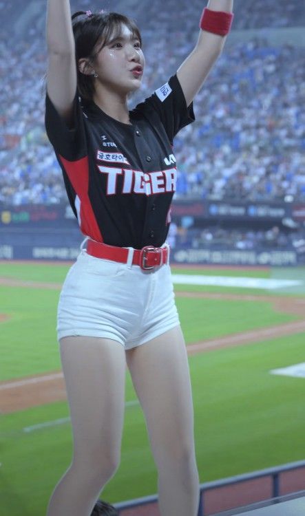 Yeom Sebin廉世彬是哪个棒球啦啦队长？这是她在哪天赛场助威直拍？