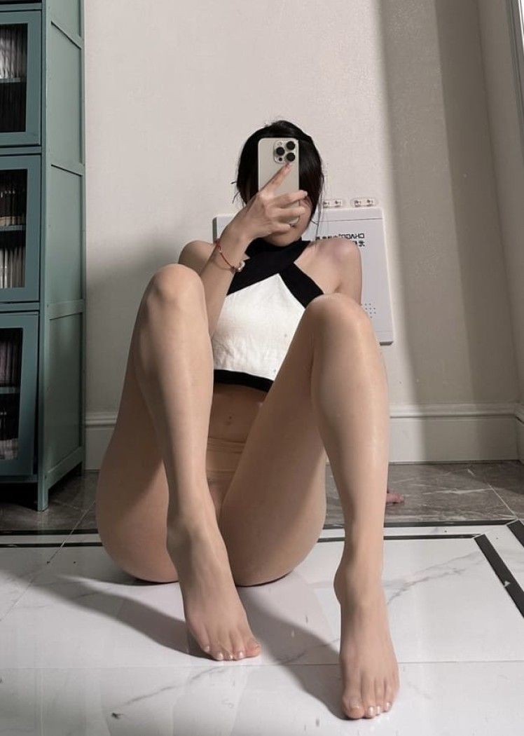 [微密圈]陈妮妮 – 美足艺术 [51P-143M]