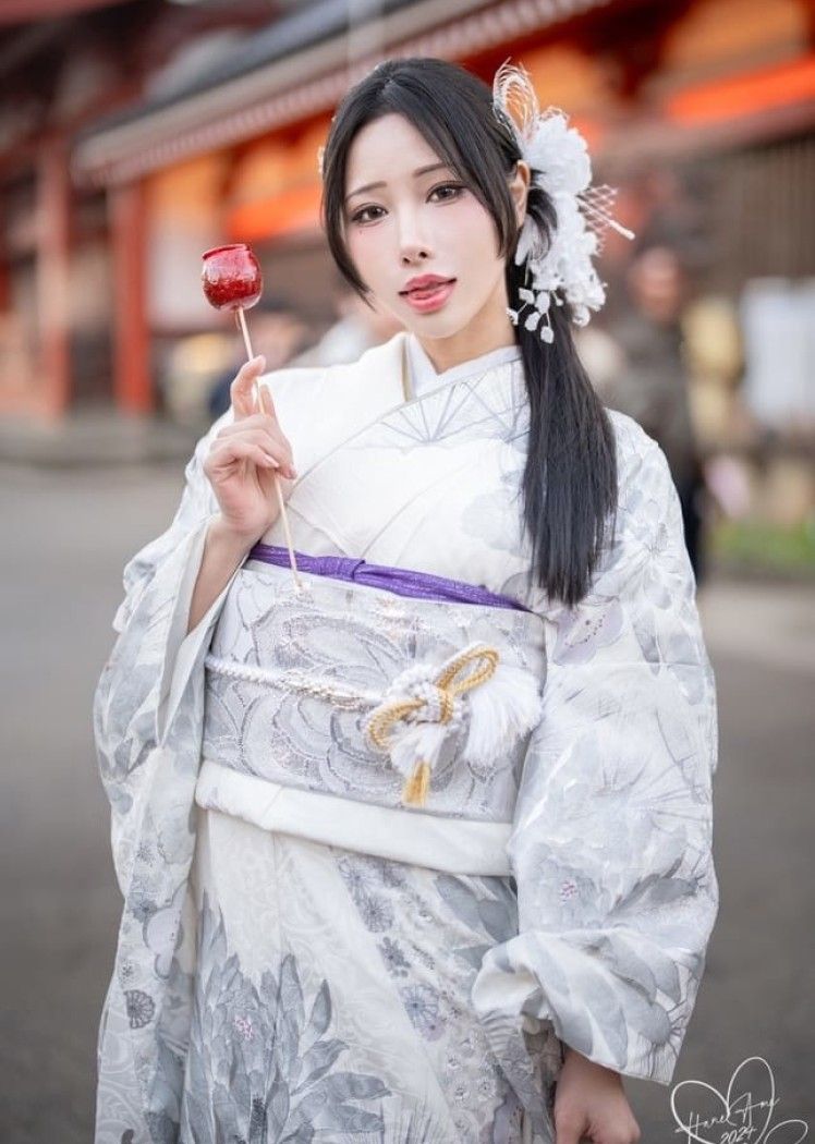 雨波_HaneAme – NO.303 Original 2024 New year Silver Kimono（银钿和服 – 2024新年）[33P-86M]