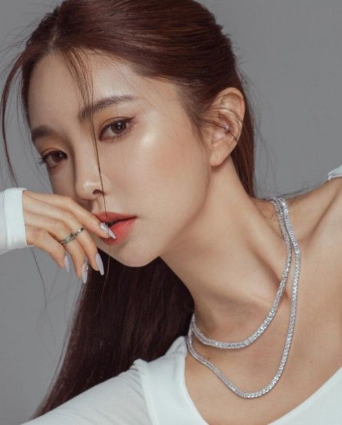 Park Soo yeon朴秀妍是哪个服装品牌御用模特？她为何被称为千变女郎？