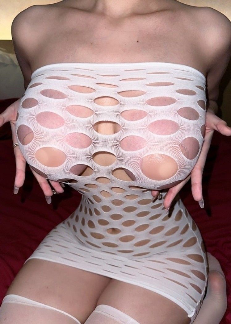 [微密圈]乙醇子呀 – 🔞跨年福利来了🔞大镂空[25P1V-527M]