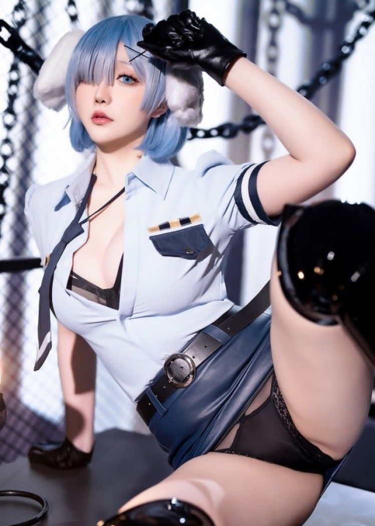 星之迟迟 – NO.192 2024年02月计划C RE0 蕾姆 狗耳警官 [101P1V-3.73G]