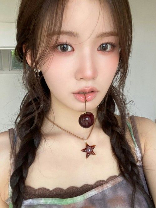 Yoo Sua庾茱雅是哪个女团第一任队长？她以怎样舞蹈实力获得广泛认可？