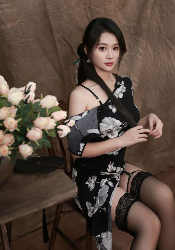 南乔全套合集：24期精选 - 旗袍/兔女郎/机车风 [18GB/4K高清]-爱主播